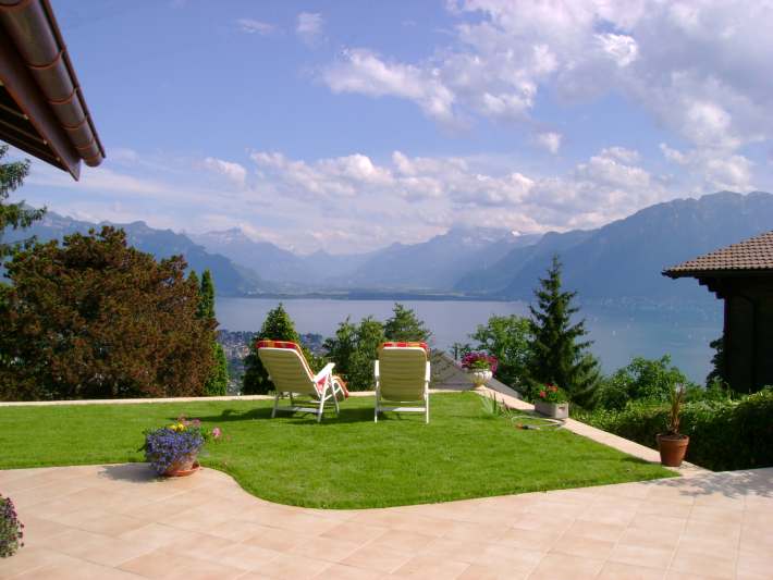 BnB Bed and Breakfast Chez Bibiane & René
Chardonne Vevey Montreux Lavaux Lake of Geneva
Suisse Switzerland Schweiz Swizzera
Wie wenn Sie schon hier wären!